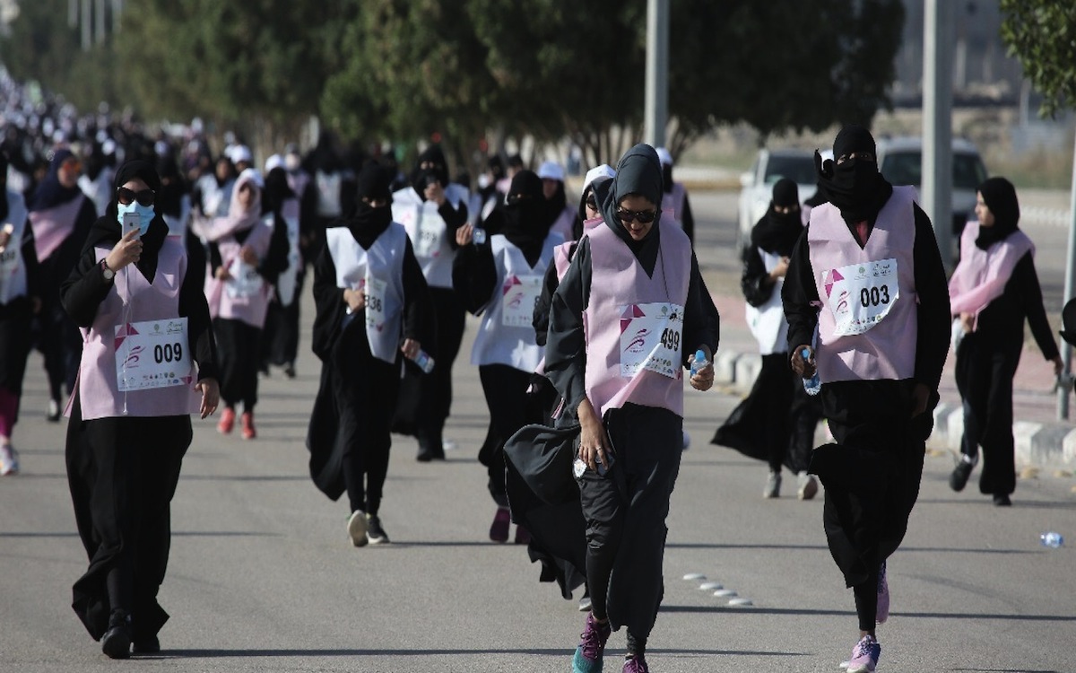 L’Arabie saoudite organise sa première course de demi-fond féminine