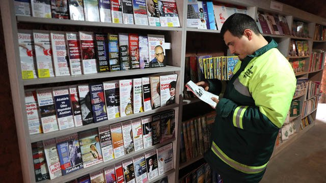 Le trésor des éboueurs de çankaya : une bibliothèque de 5000 livres sauvés des déchets